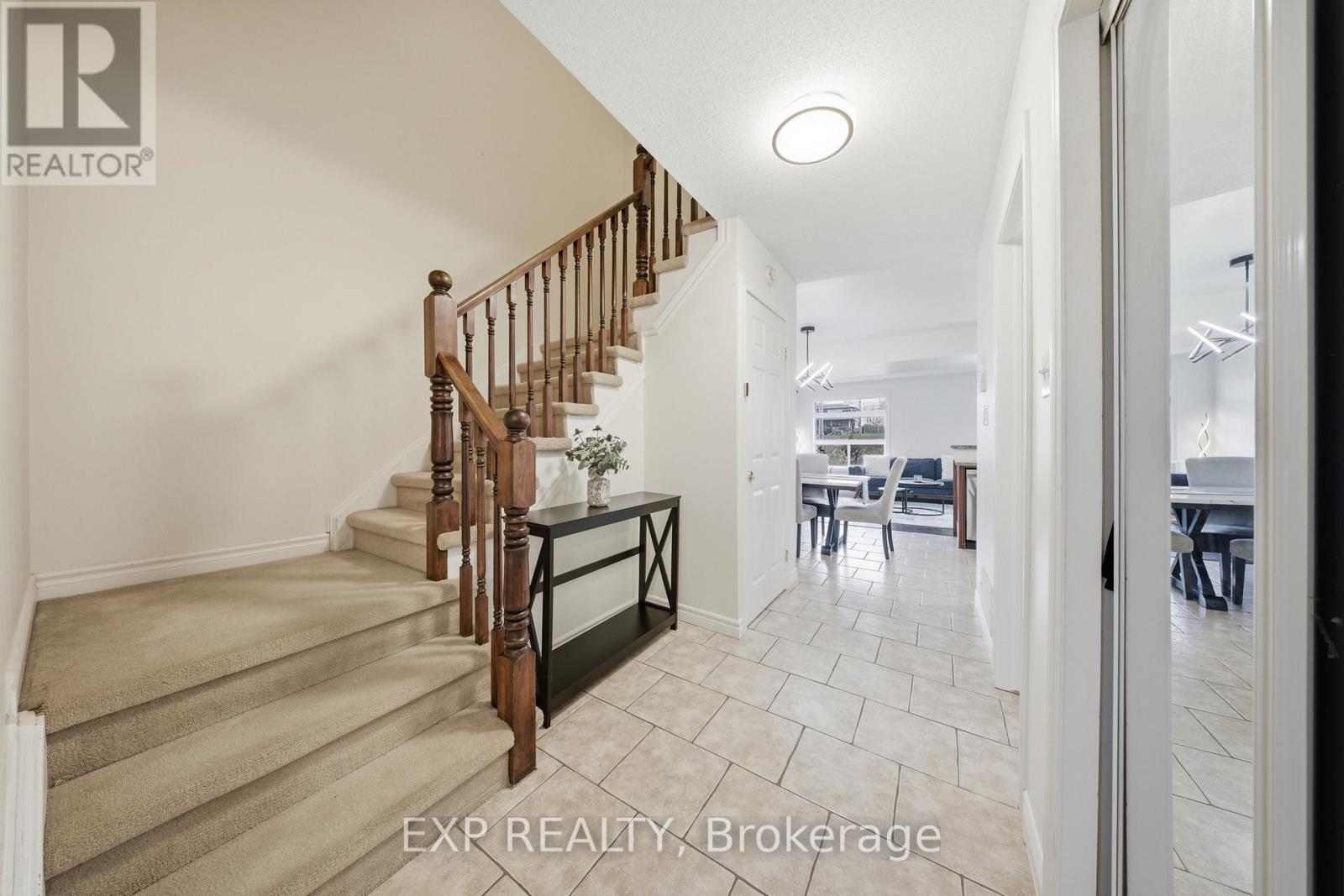 35 Thames Way, Hamilton, Ontario  L0R 1W0 - Photo 7 - X12989728