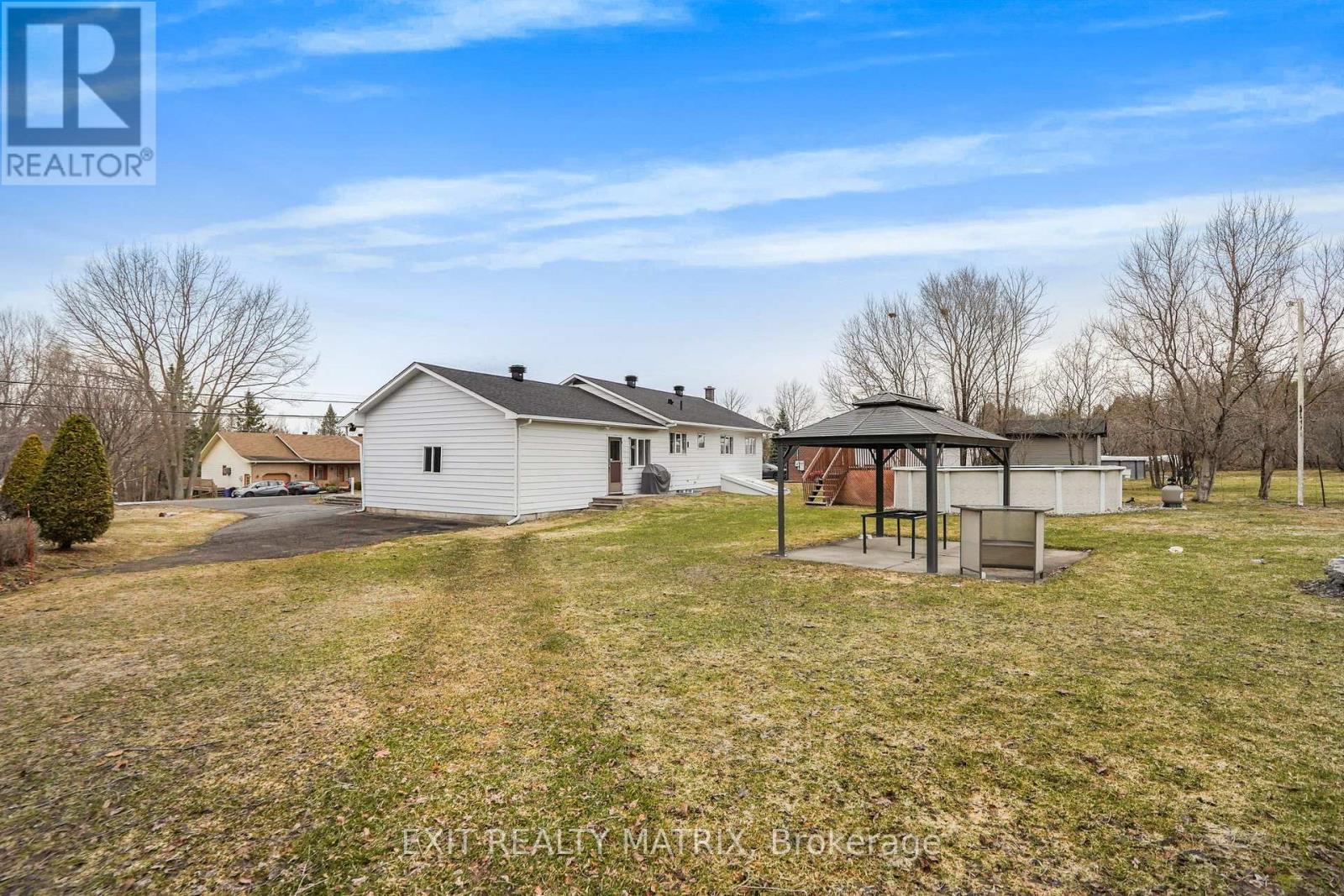 635 Front Road W, Champlain, Ontario K0B 1K0 - Photo 30 - X12849820