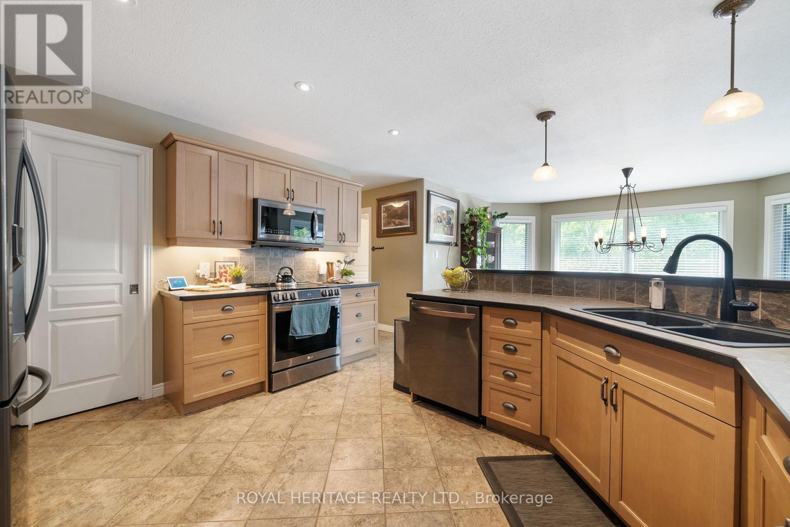 141 Shanagarry Drive, Selwyn, Ontario  K0L 1T0 - Photo 15 - X12989850