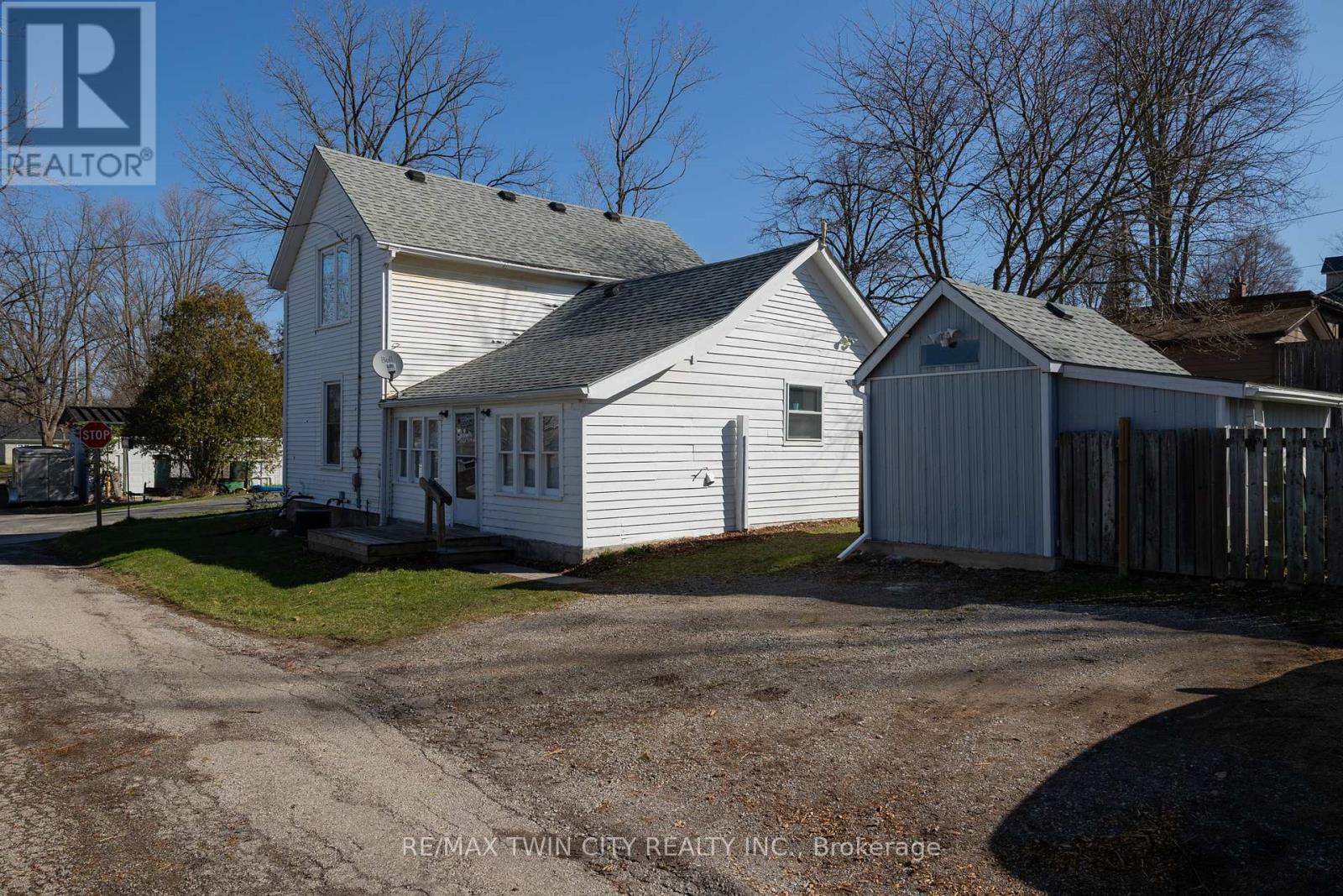 52 Temperance Street W, Norfolk, Ontario  N0E 1Y0 - Photo 2 - X12989894