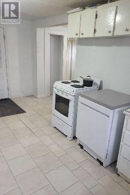 11 Low Street, Prince Edward County (Picton Ward), Ontario  K0K 2T0 - Photo 11 - X12496534
