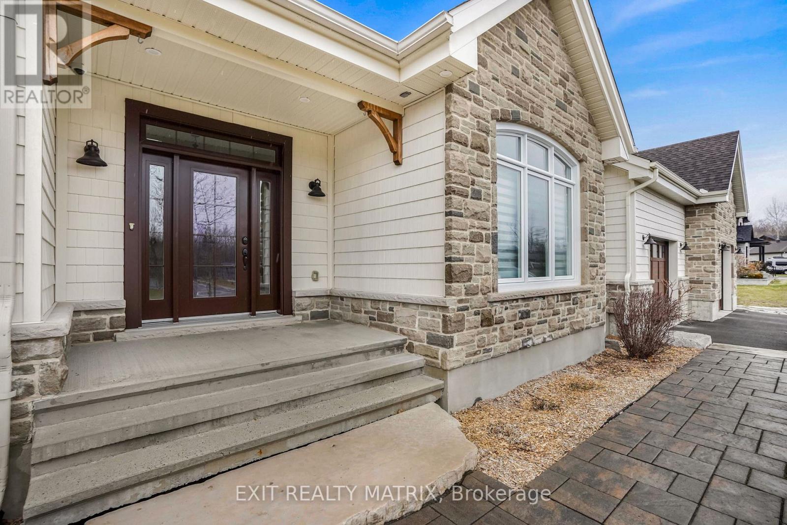 58 De La Seigneurie Street, Champlain, Ontario  K0B 1K0 - Photo 2 - X12818276