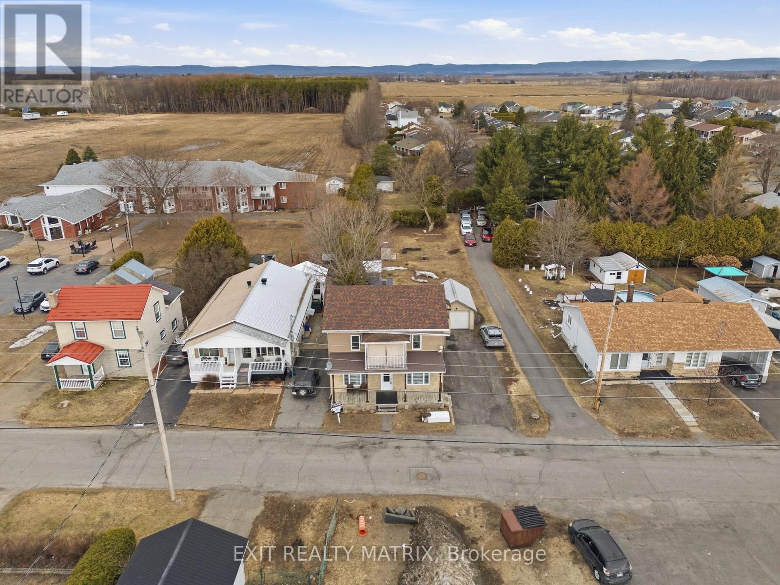 292 St. Joseph Street, Alfred And Plantagenet, Ontario  K0B 1A0 - Photo 32 - X12798350