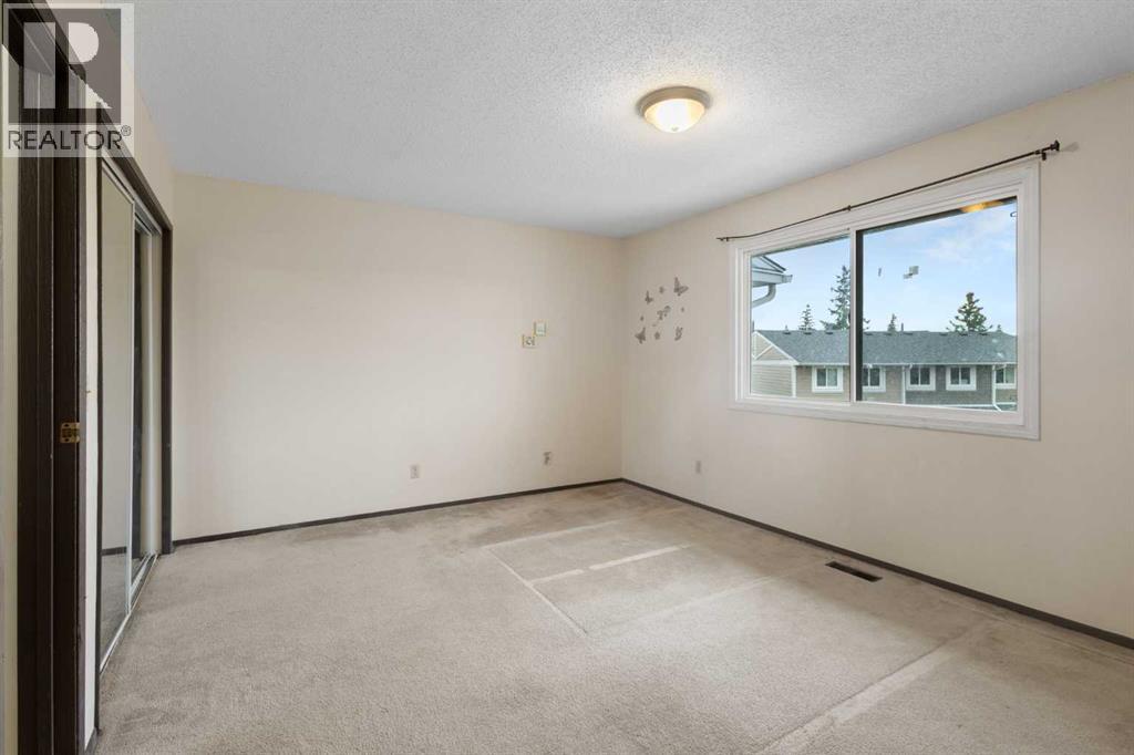 355 Georgian Villas, Calgary, Alberta  T2A 7C7 - Photo 16 - A2284889