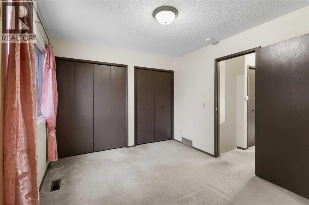 355 Georgian Villas, Calgary, Alberta  T2A 7C7 - Photo 21 - A2284889