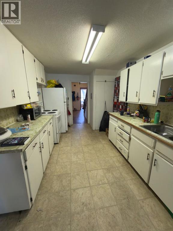 522 12b Street N, Lethbridge, Alberta  T1H 2L5 - Photo 8 - A2290696