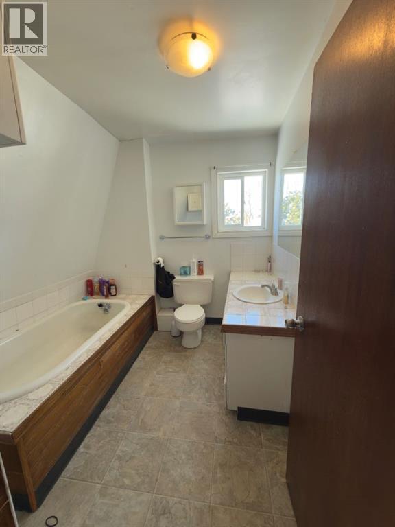 522 12b Street N, Lethbridge, Alberta  T1H 2L5 - Photo 15 - A2290696