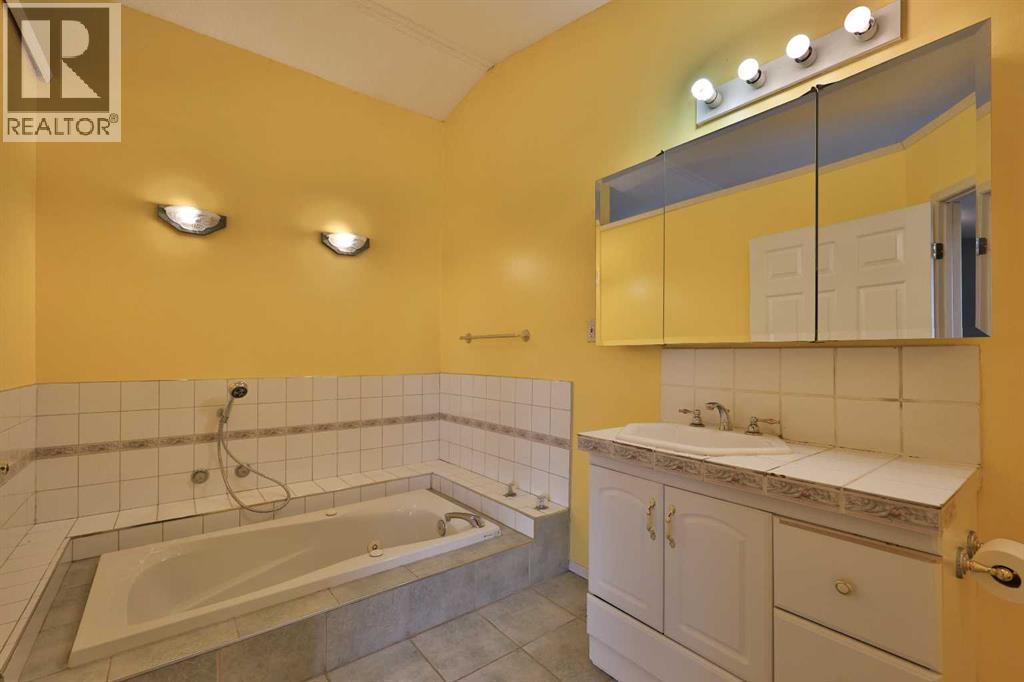 Lorem Ipsum D, Raymond, Alberta  T0K  - Photo 24 - DEMO29495876