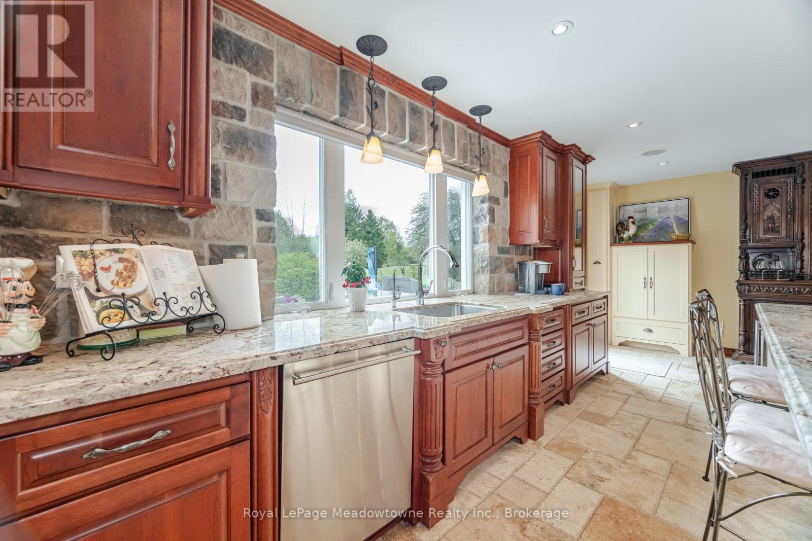 11302 Regional 25 Road, Halton Hills, Ontario  L7J 2M1 - Photo 7 - W12990024