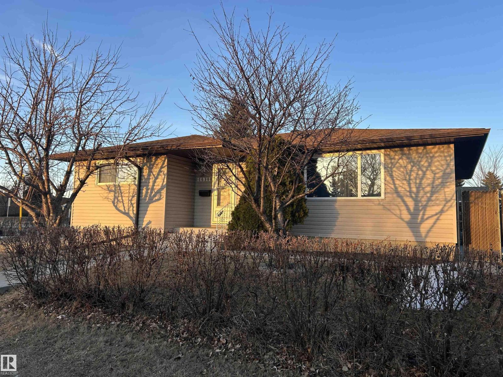14911 77 ST NW NW, Edmonton, Alberta