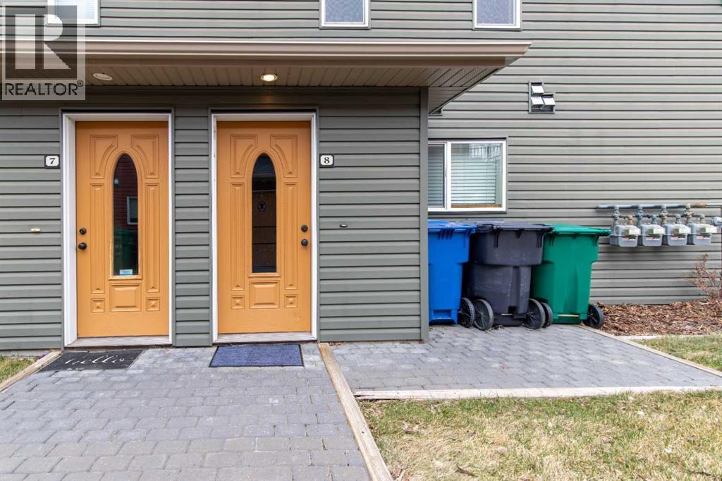 8, 895 Mount Sundance Manor W, Lethbridge, Alberta  T1J 1X7 - Photo 3 - A2291396