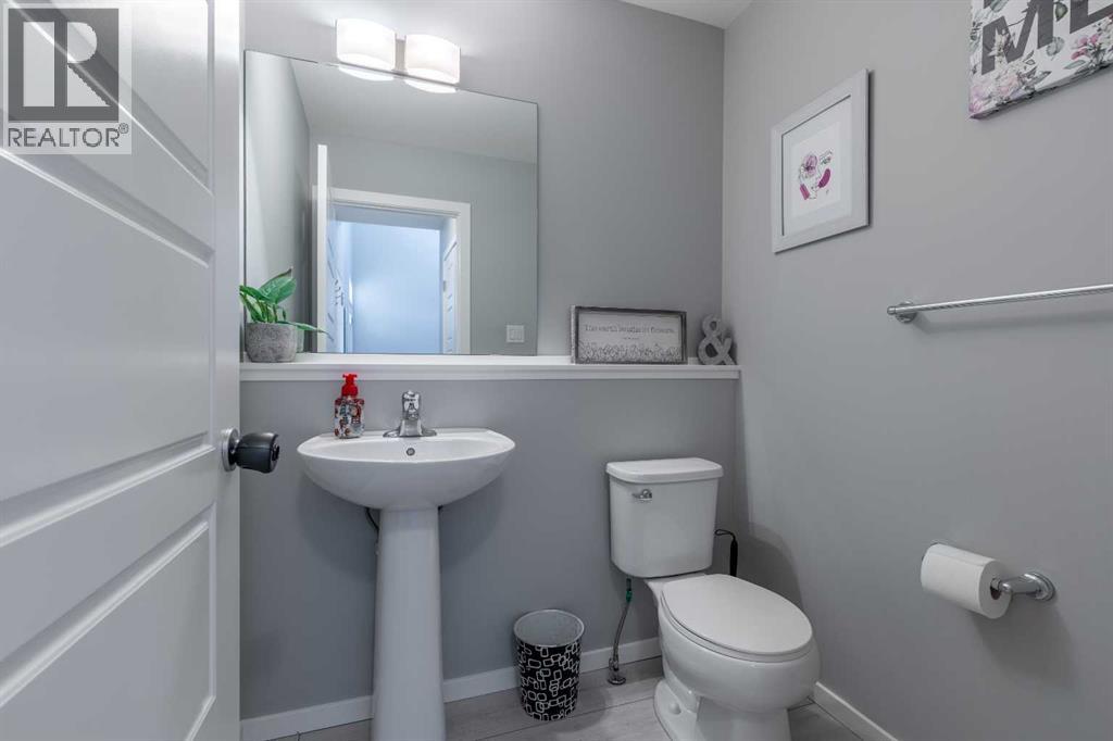 933 Pacific Way W, Lethbridge, Alberta  T1J 5N4 - Photo 5 - A2300000