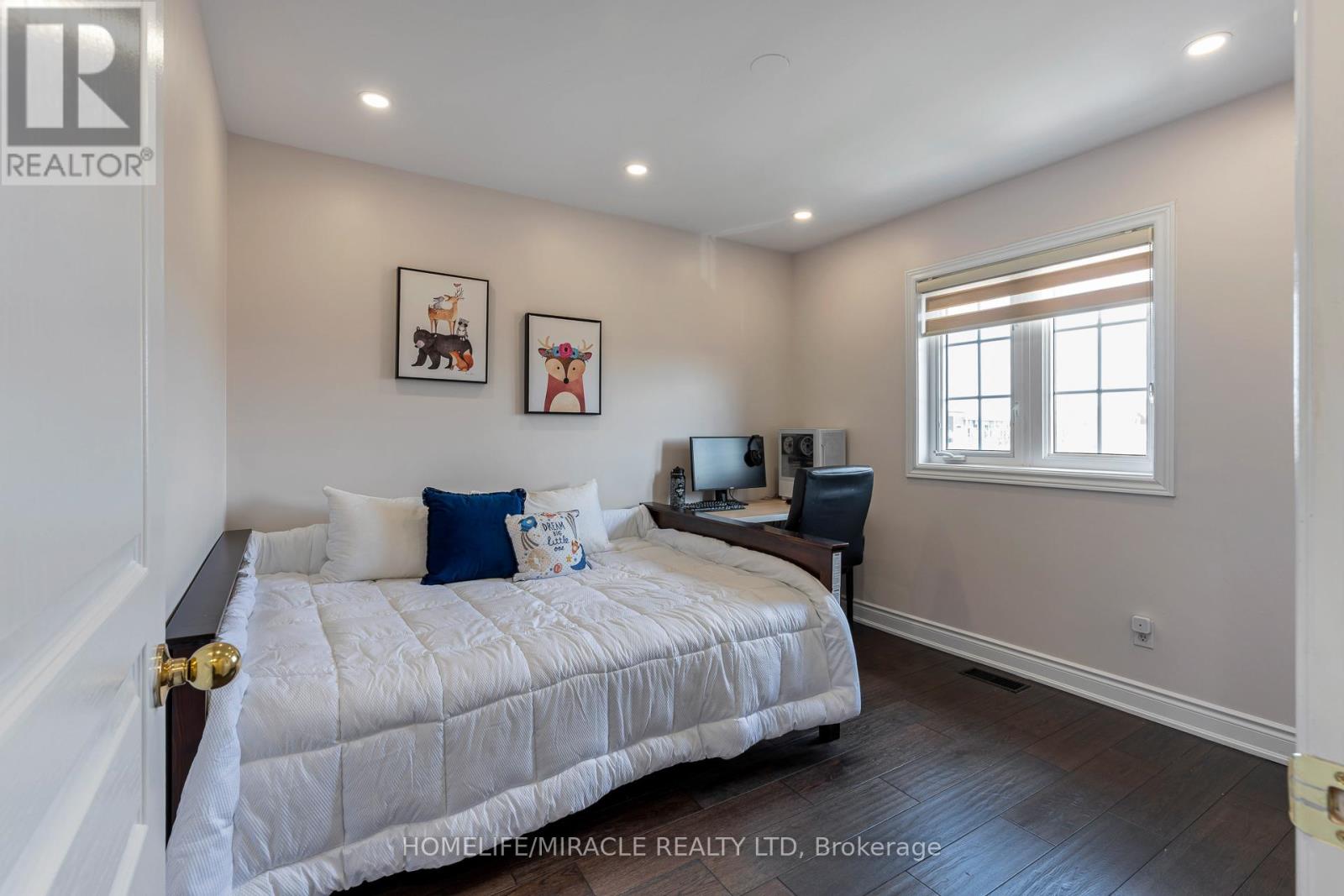 2343 Falling Green Drive, Oakville, Ontario  L6M 5A7 - Photo 22 - W12989480