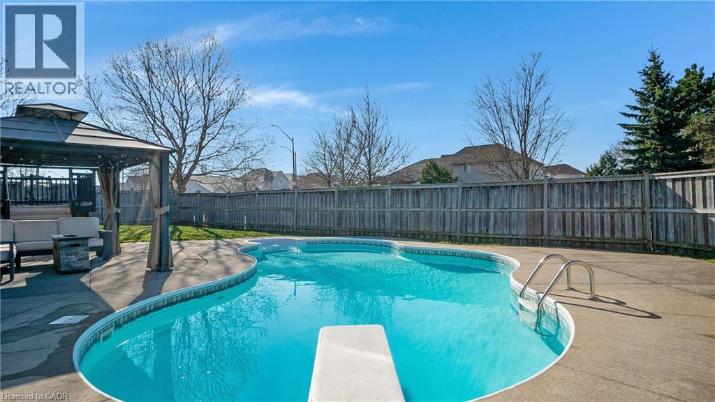 158 Mcmeeken Drive, Cambridge, Ontario  N3C 4C6 - Photo 6 - 40813530