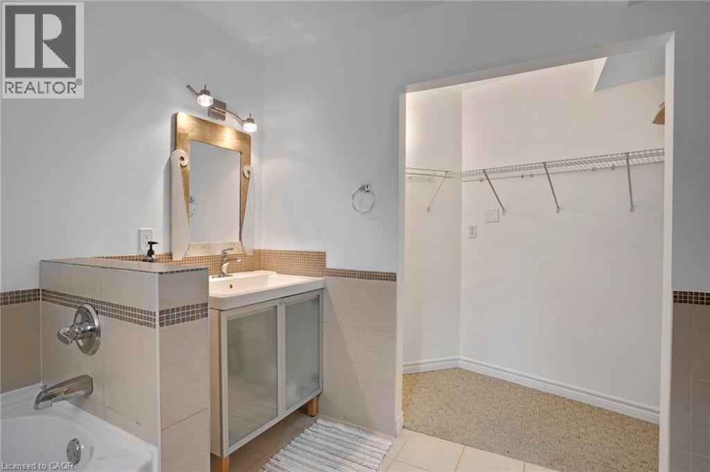 158 Mcmeeken Drive, Cambridge, Ontario  N3C 4C6 - Photo 32 - 40813530