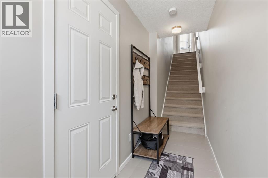 412 Ascot Circle Sw, Calgary, Alberta  T3H 0X3 - Photo 4 - A2299304