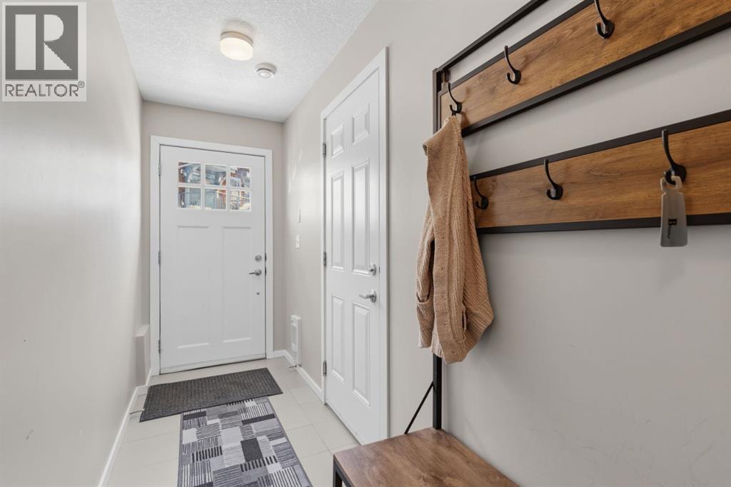 412 Ascot Circle Sw, Calgary, Alberta  T3H 0X3 - Photo 3 - A2299304