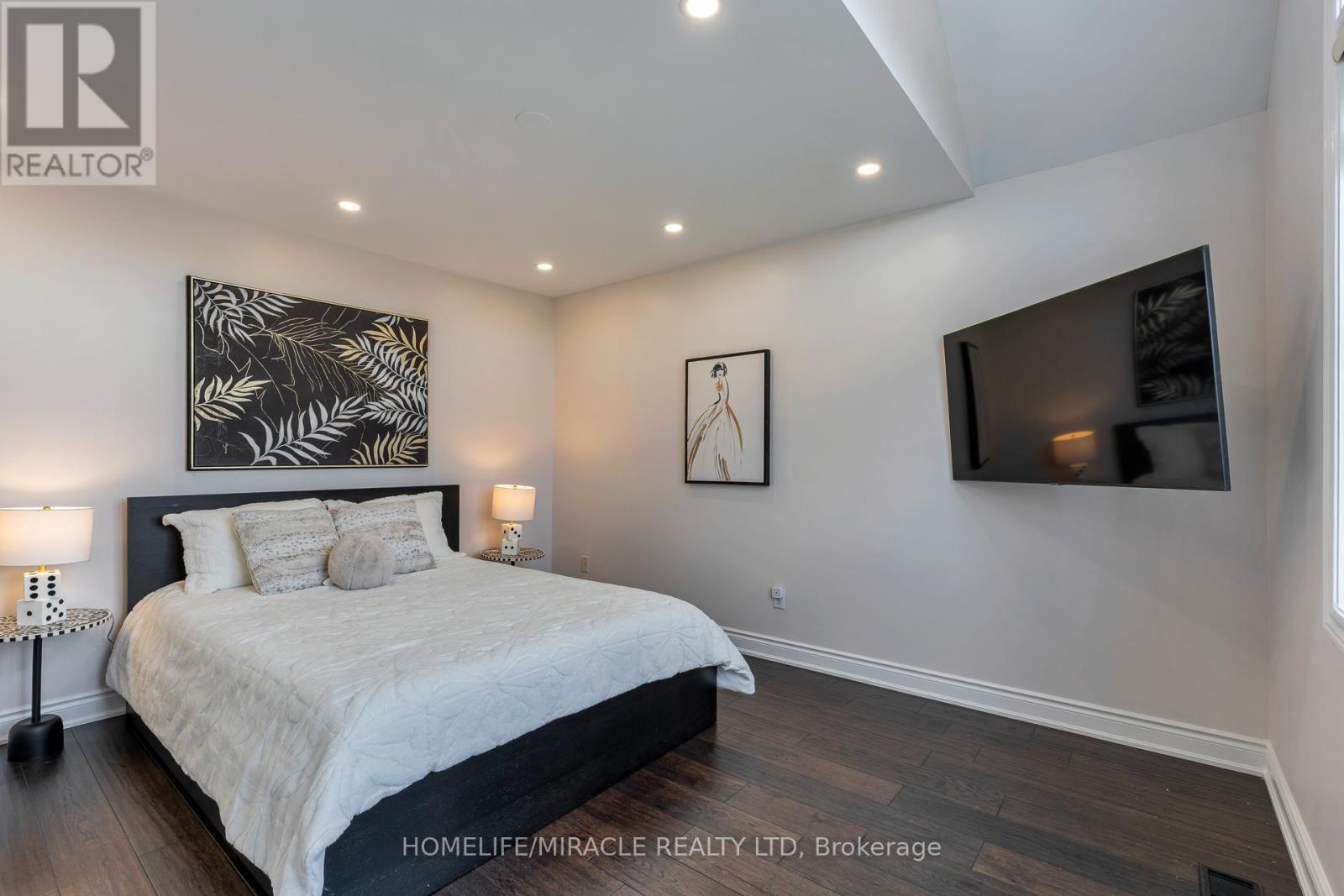 2343 Falling Green Drive, Oakville, Ontario  L6M 5A7 - Photo 26 - W12989480