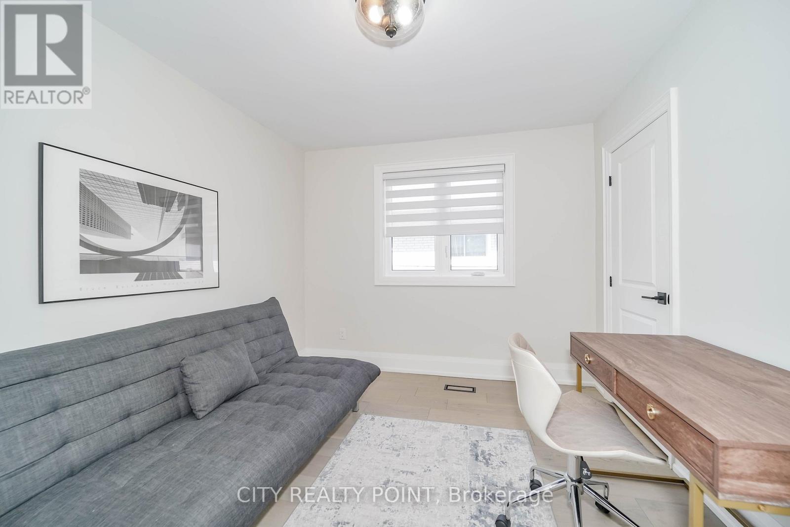 1371 Ogden Avenue, Mississauga, Ontario  L5E 2H7 - Photo 19 - W12989274