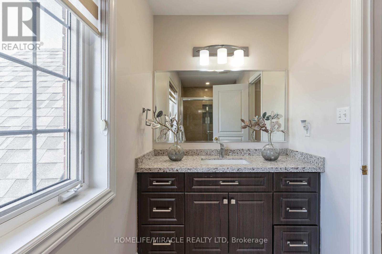 2343 Falling Green Drive, Oakville, Ontario  L6M 5A7 - Photo 27 - W12989480