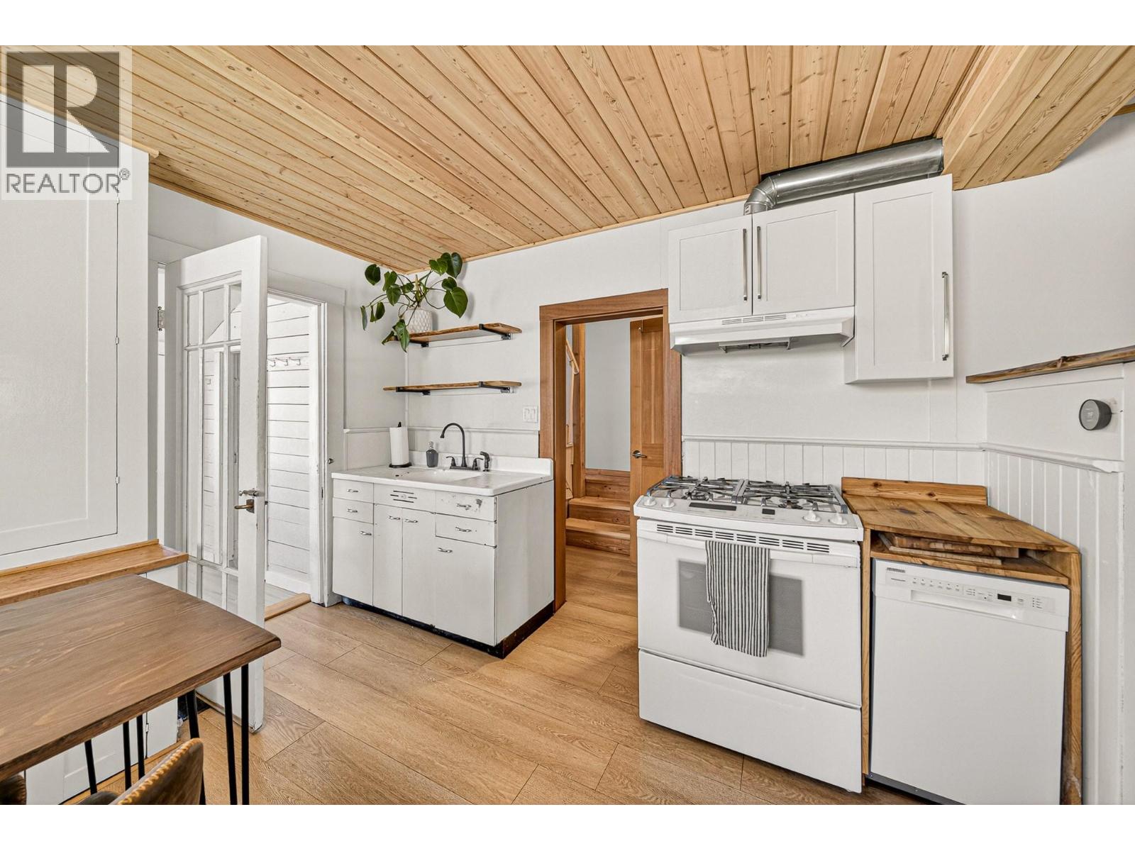 146 14th Street, Fernie, British Columbia  V0B 1M0 - Photo 17 - 10381798