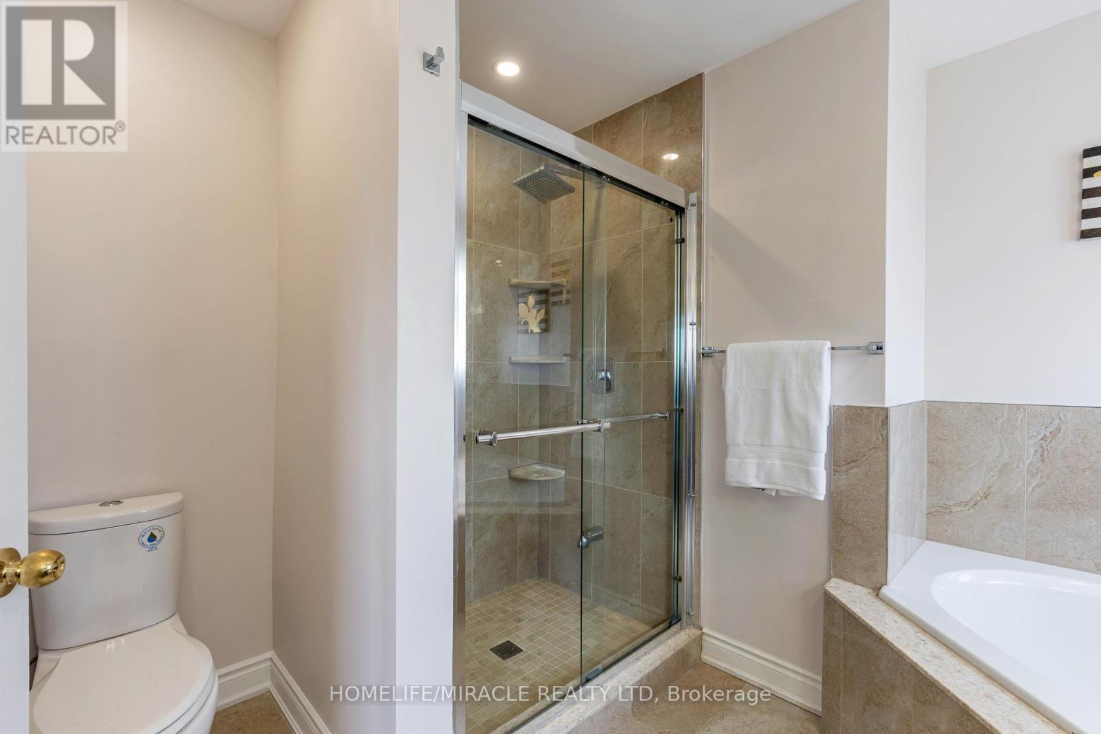 2343 Falling Green Drive, Oakville, Ontario  L6M 5A7 - Photo 21 - W12989480