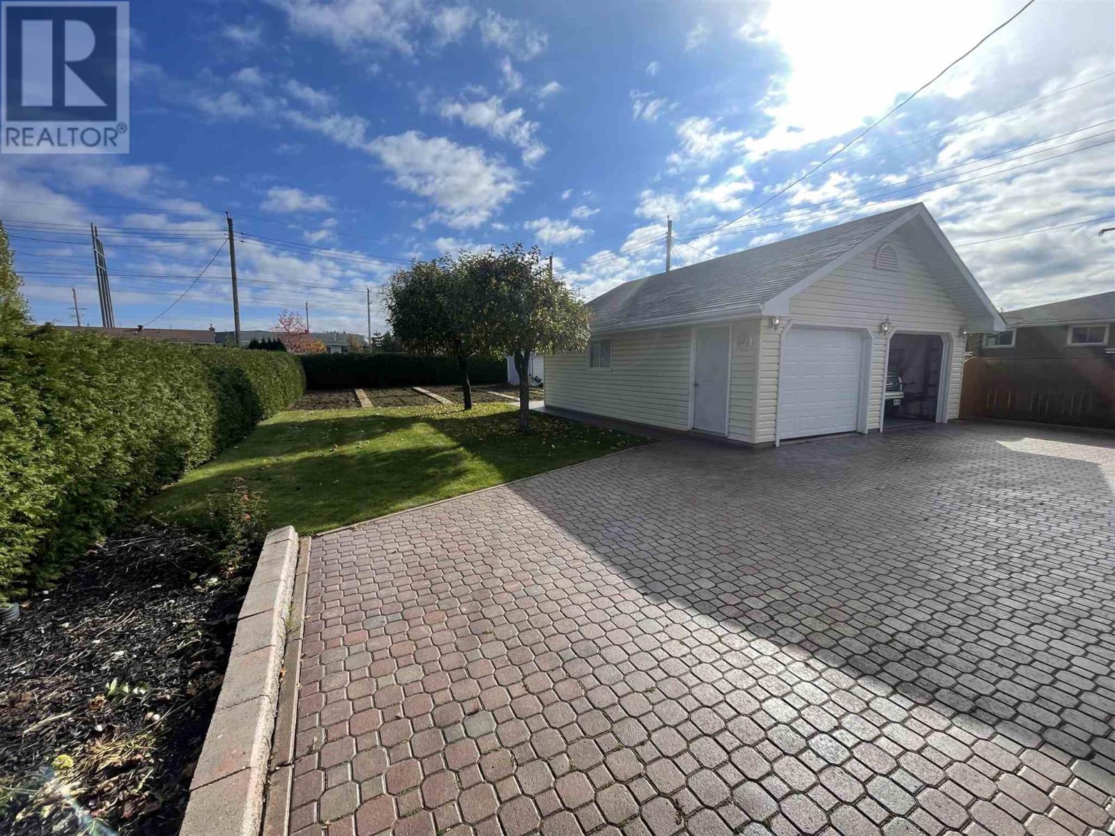 106 Superior Dr, Sault Ste. Marie, Ontario  P6B 4K8 - Photo 6 - SM260537