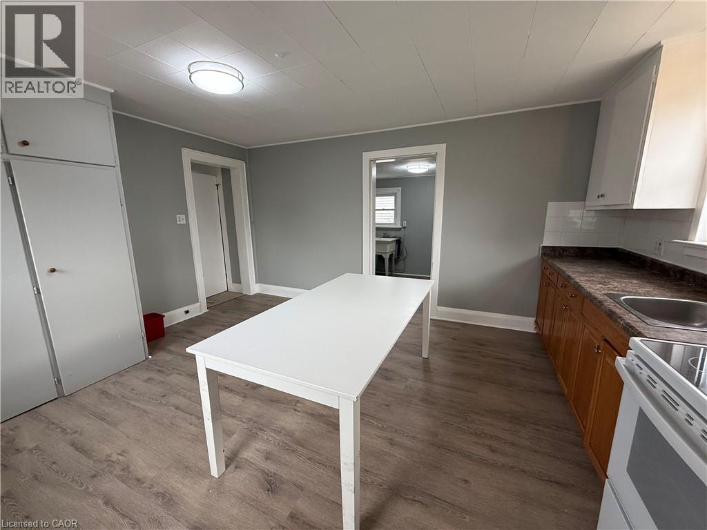 103 Elliott Street Unit# A, Cambridge, Ontario  N1R 2J9 - Photo 2 - 40820002