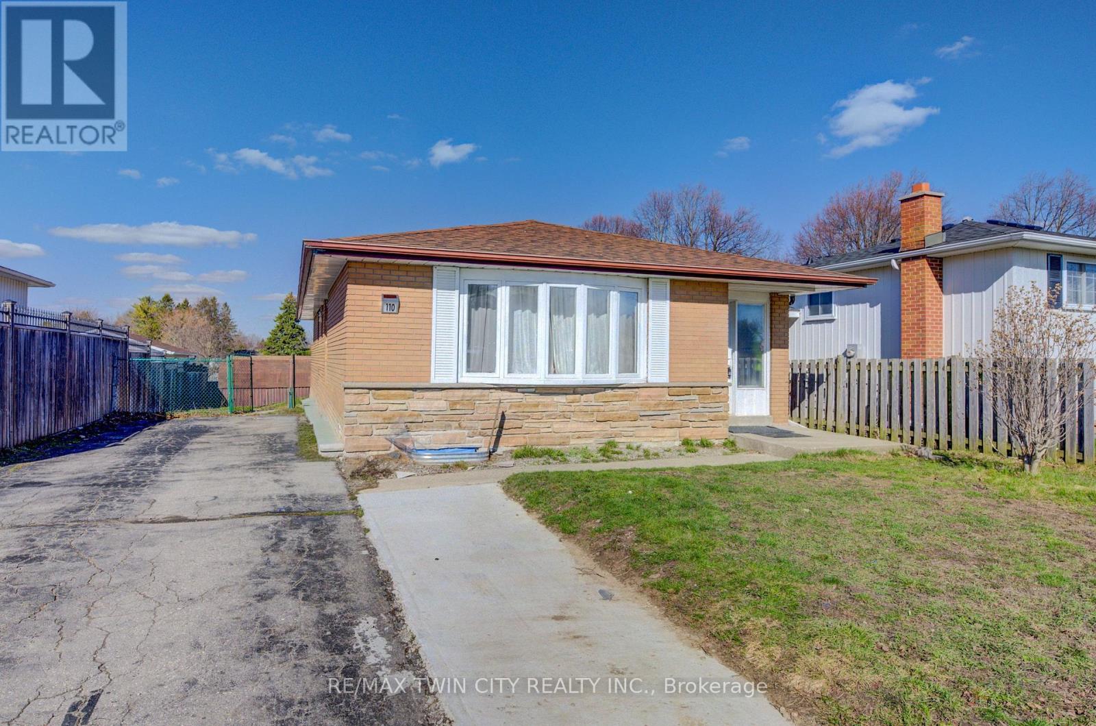 110 Hazelglen Drive, Kitchener, Ontario  N2M 2E5 - Photo 2 - X12904638