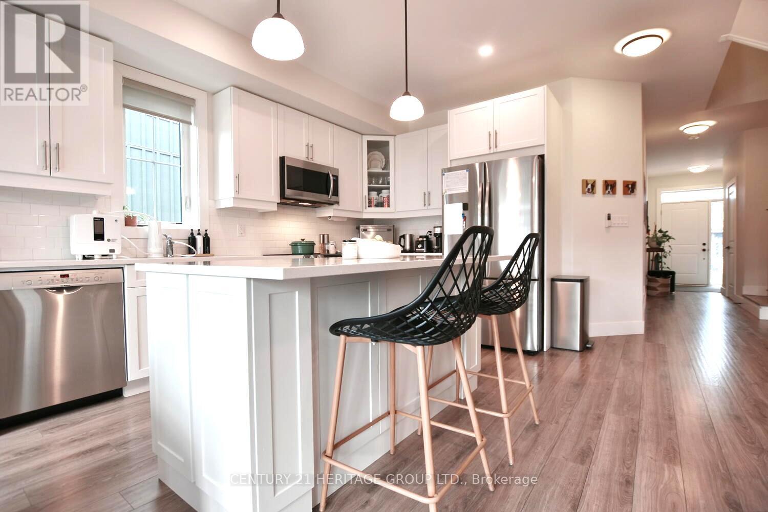 206 Courtland Street, Blue Mountains, Ontario  L9Y 4E4 - Photo 7 - X12989416