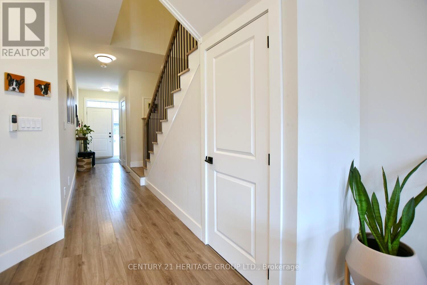 206 Courtland Street, Blue Mountains, Ontario  L9Y 4E4 - Photo 4 - X12989416