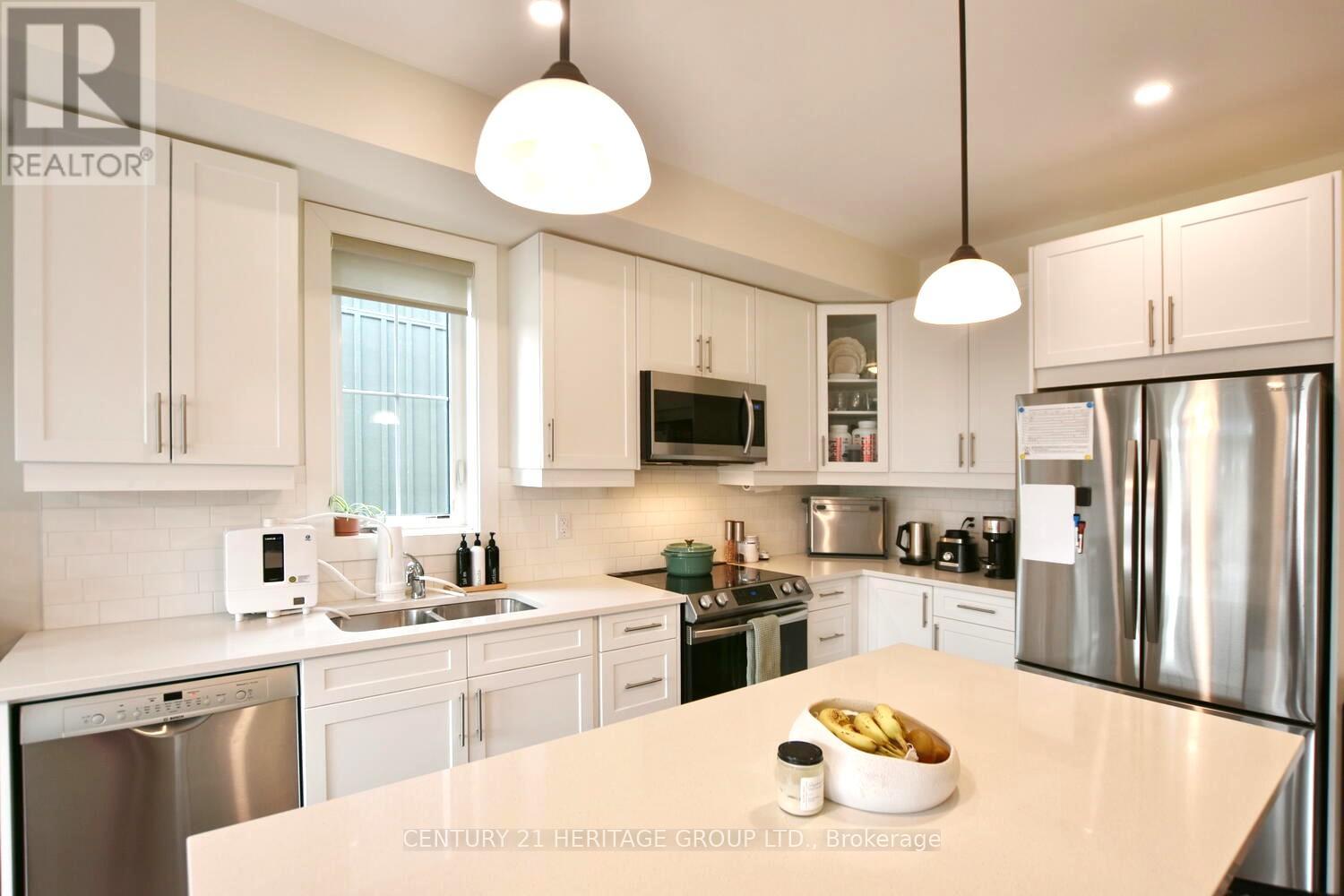 206 Courtland Street, Blue Mountains, Ontario  L9Y 4E4 - Photo 8 - X12989416