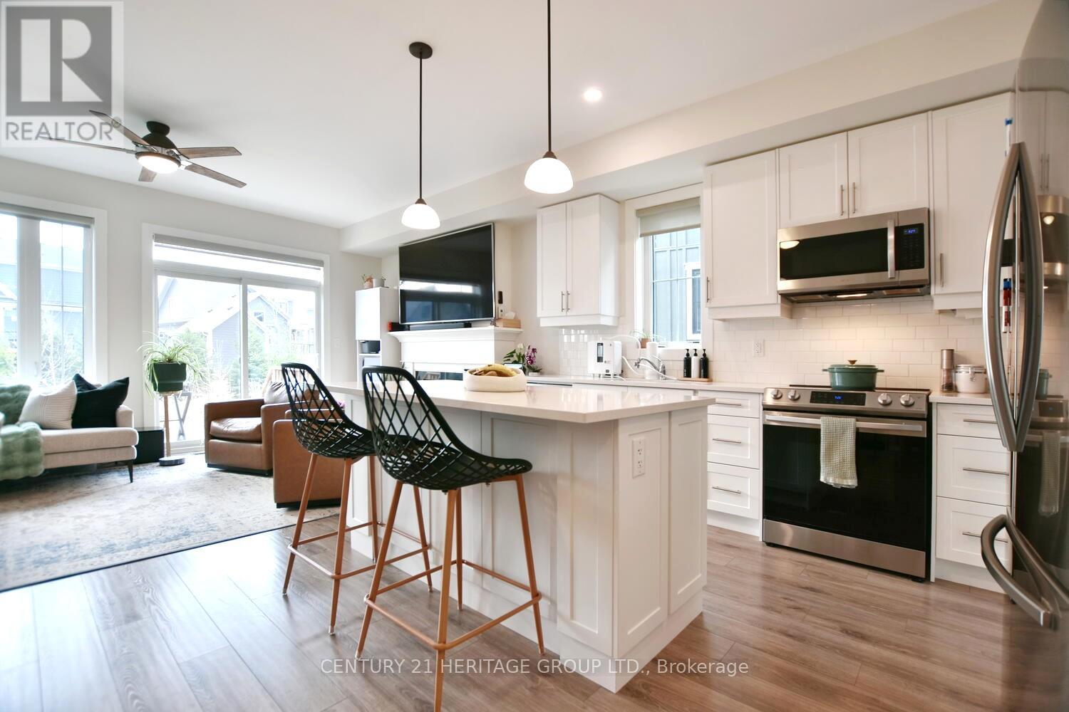 206 Courtland Street, Blue Mountains, Ontario  L9Y 4E4 - Photo 5 - X12989416