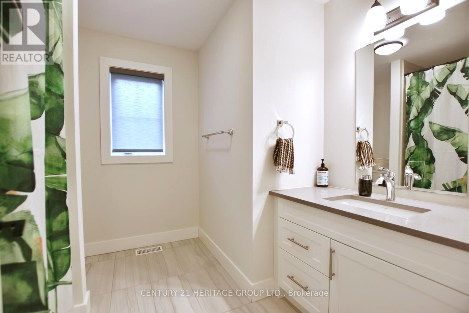 206 Courtland Street, Blue Mountains, Ontario  L9Y 4E4 - Photo 19 - X12989416