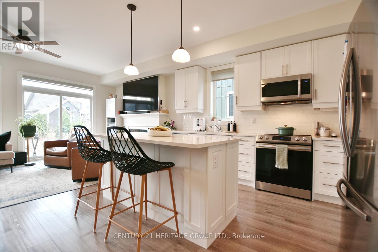 206 Courtland Street, Blue Mountains, Ontario  L9Y 4E4 - Photo 6 - X12989416