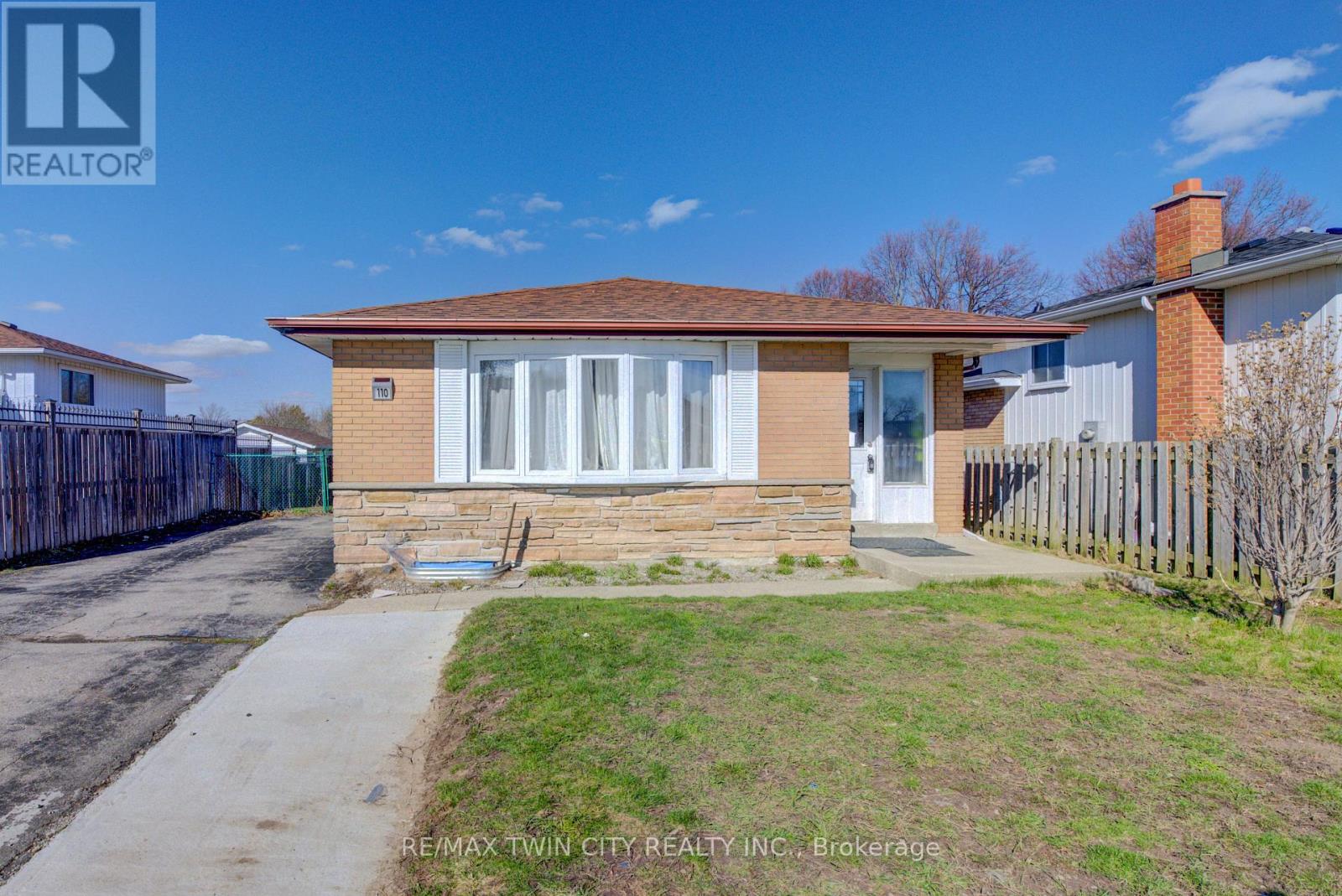 110 HAZELGLEN DRIVE, Kitchener, Ontario
