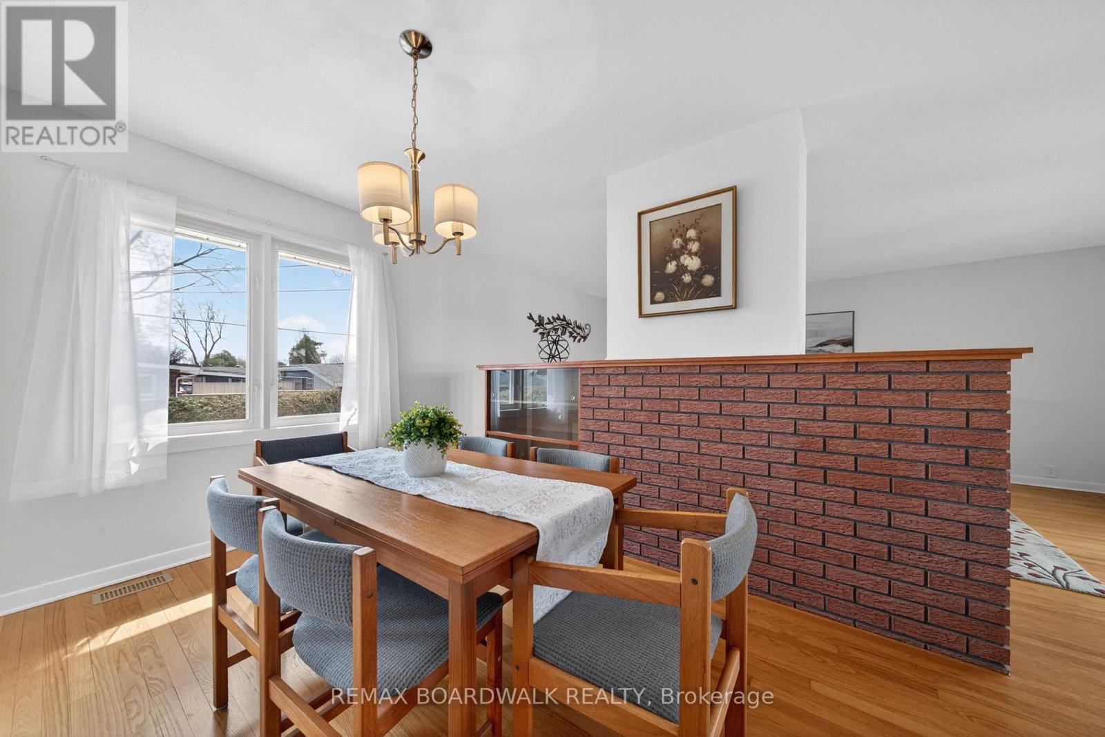 32 Bowmoor Avenue, Ottawa, Ontario  K2E 6M4 - Photo 11 - X12989912