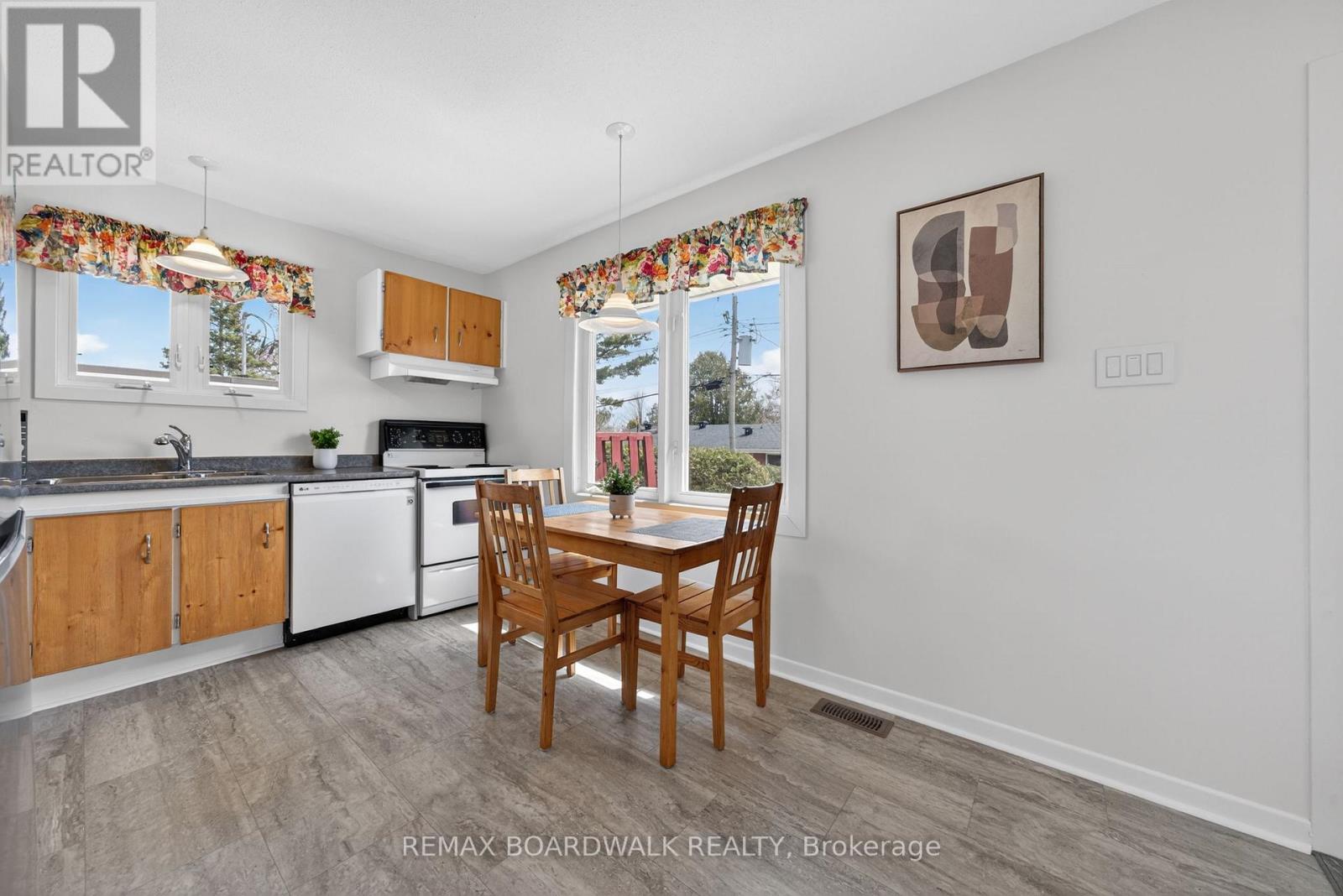 32 Bowmoor Avenue, Ottawa, Ontario  K2E 6M4 - Photo 14 - X12989912