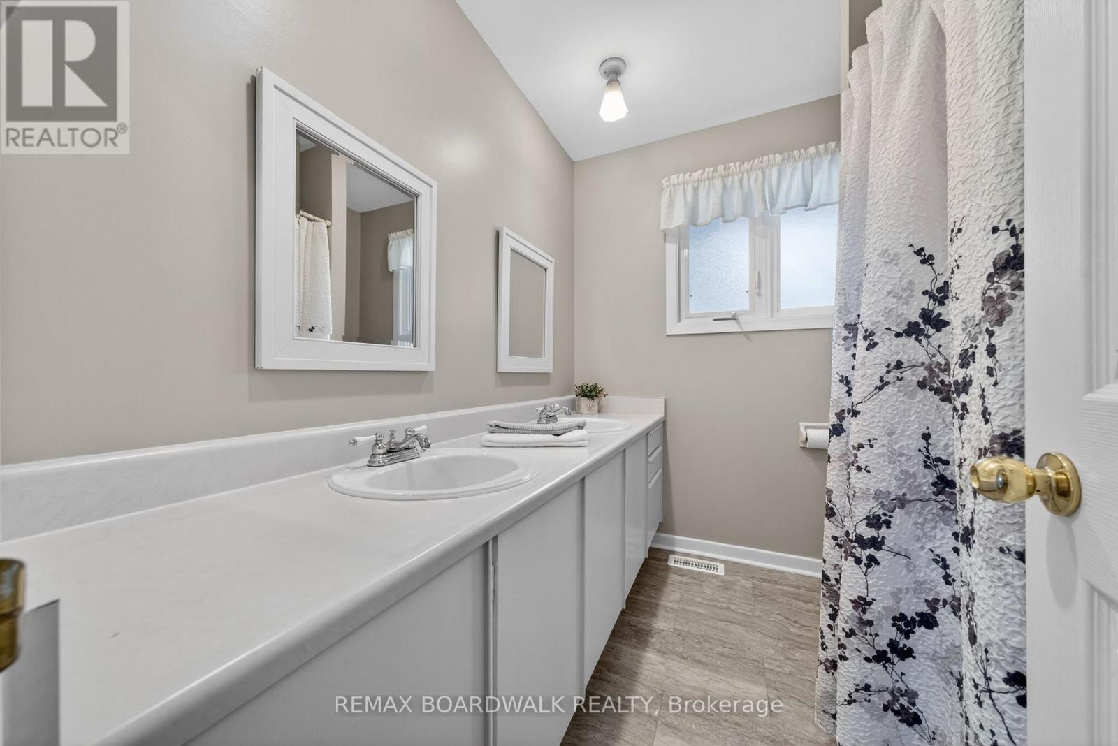 32 Bowmoor Avenue, Ottawa, Ontario  K2E 6M4 - Photo 21 - X12989912