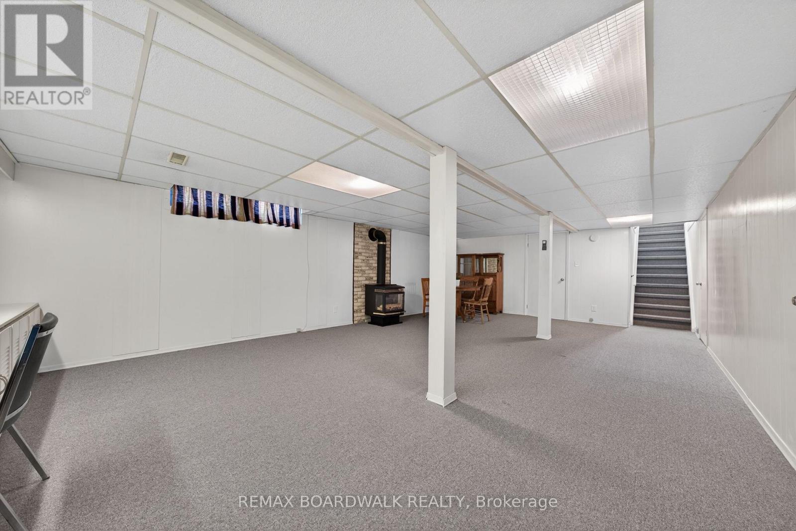 32 Bowmoor Avenue, Ottawa, Ontario  K2E 6M4 - Photo 23 - X12989912