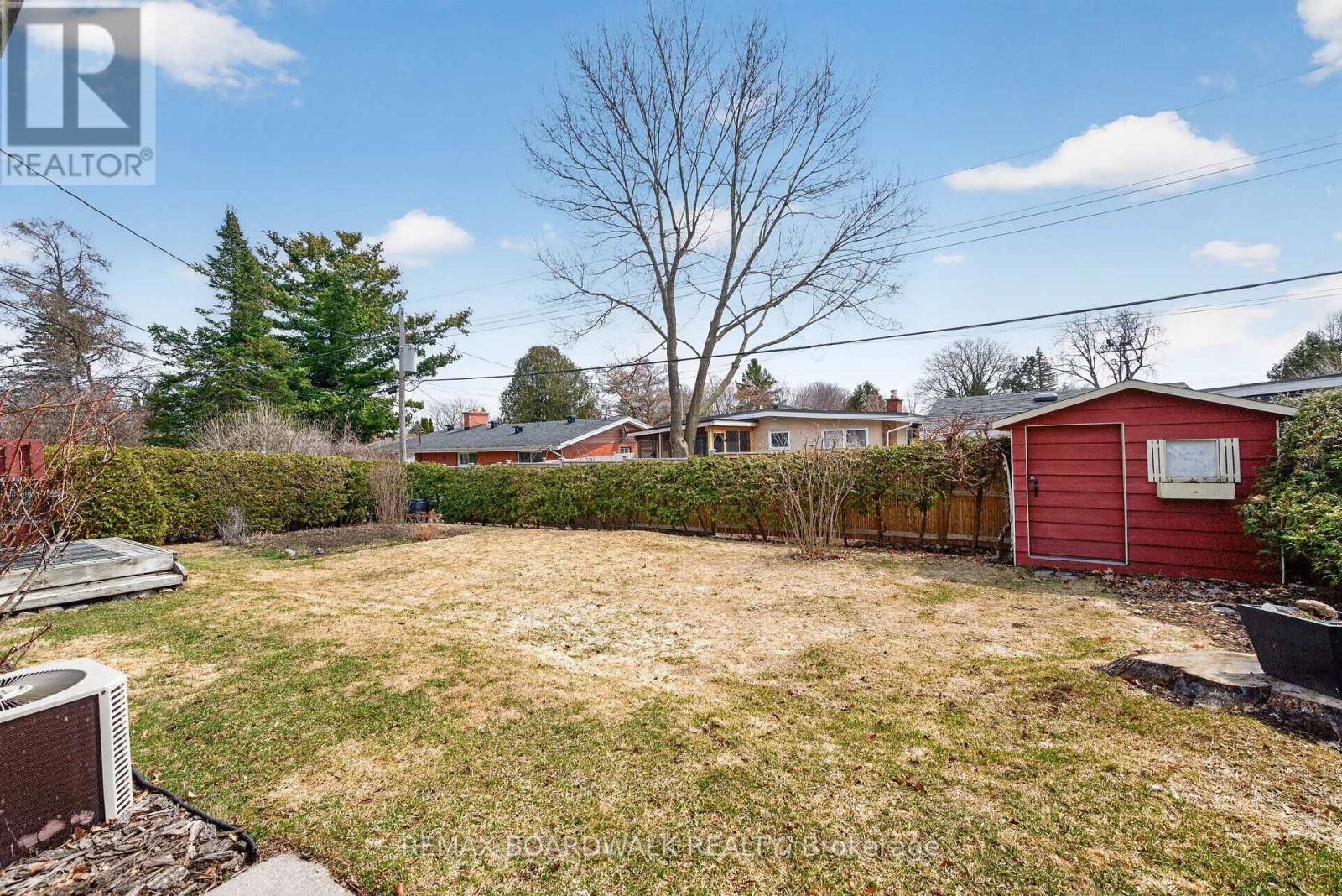 32 Bowmoor Avenue, Ottawa, Ontario  K2E 6M4 - Photo 31 - X12989912