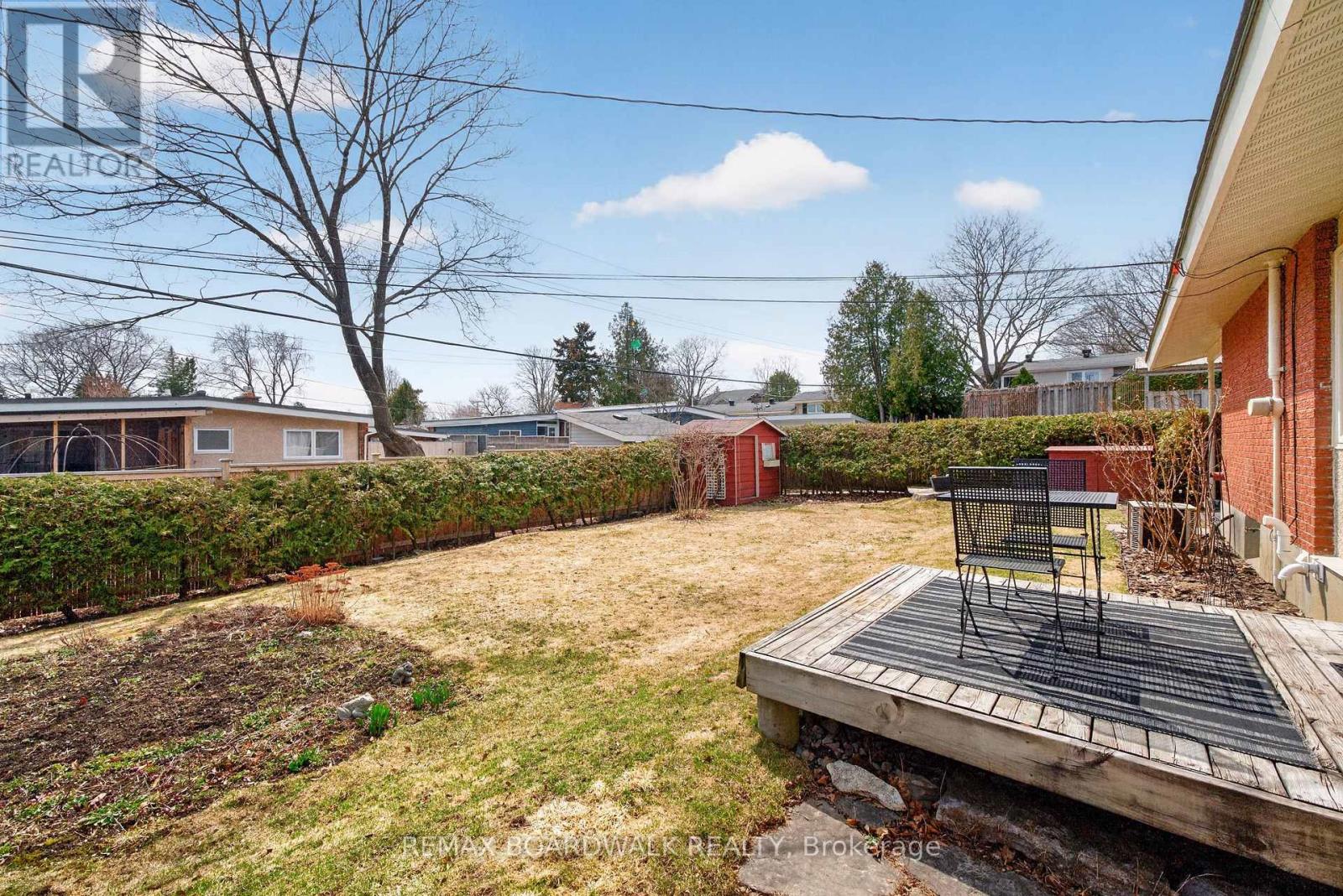 32 Bowmoor Avenue, Ottawa, Ontario  K2E 6M4 - Photo 33 - X12989912