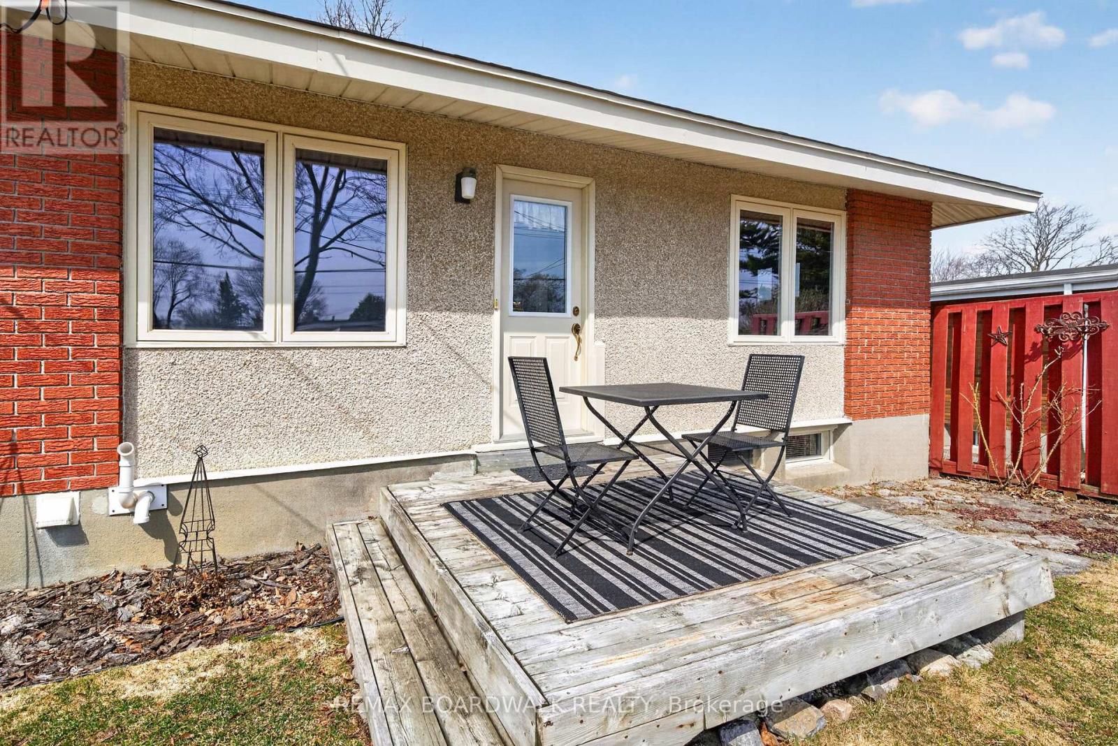 32 Bowmoor Avenue, Ottawa, Ontario  K2E 6M4 - Photo 34 - X12989912