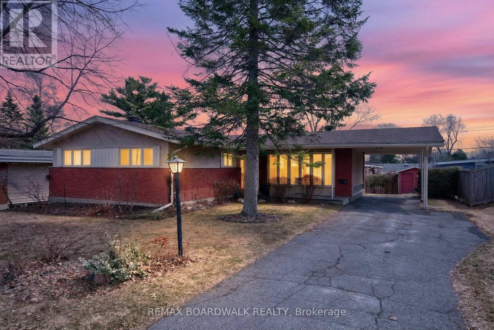 32 Bowmoor Avenue, Ottawa, Ontario  K2E 6M4 - Photo 38 - X12989912