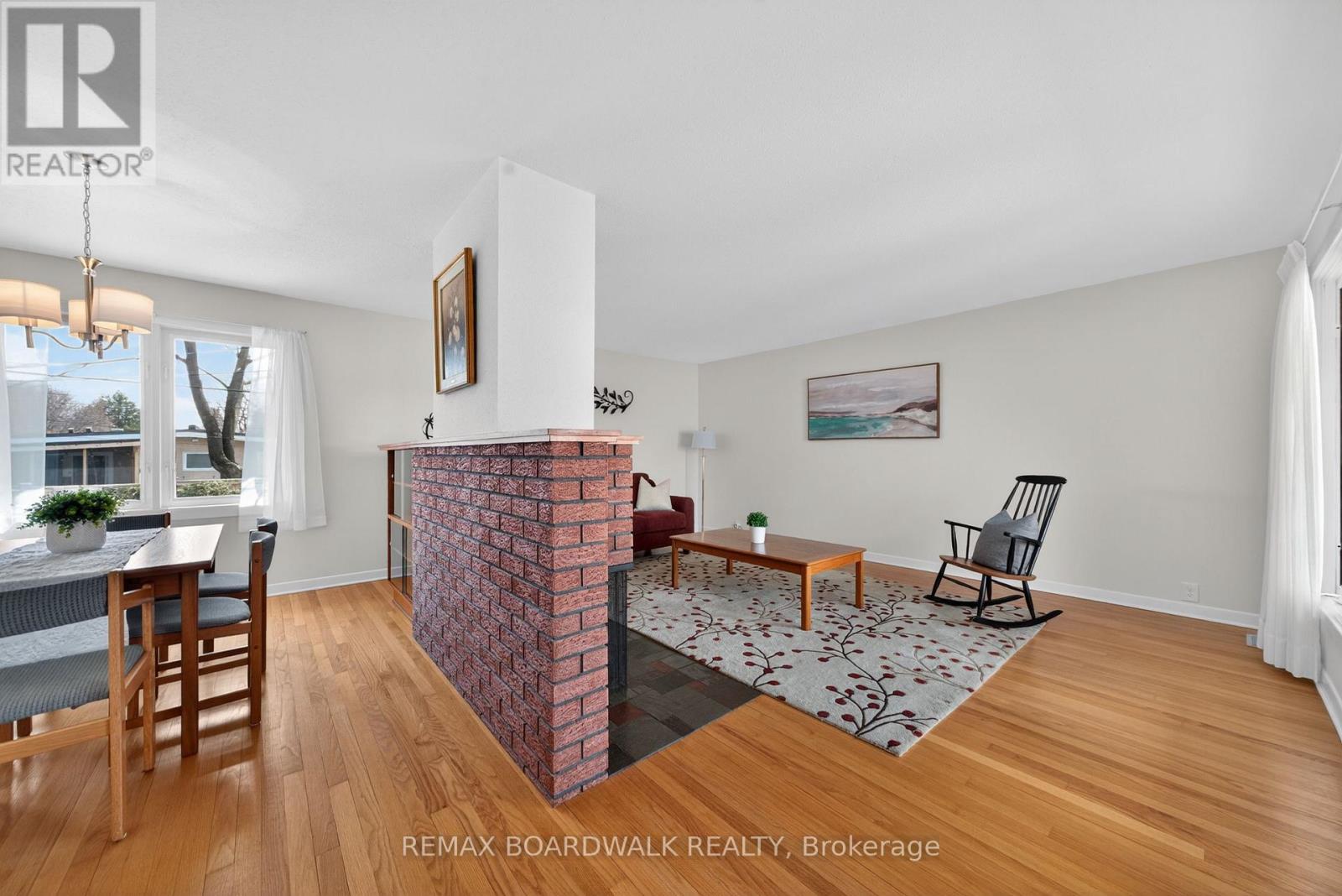 32 Bowmoor Avenue, Ottawa, Ontario  K2E 6M4 - Photo 7 - X12989912