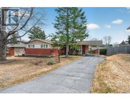 32 BOWMOOR AVENUE, Ottawa, Ontario