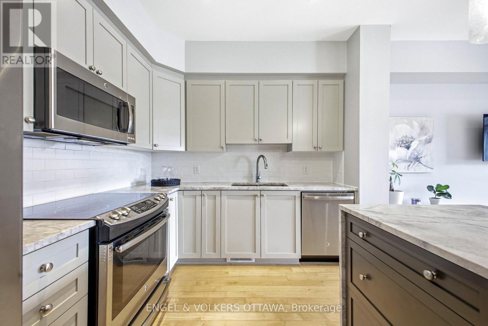 122 Nutting Crescent, Ottawa, Ontario  K4M 0C3 - Photo 10 - X12989942