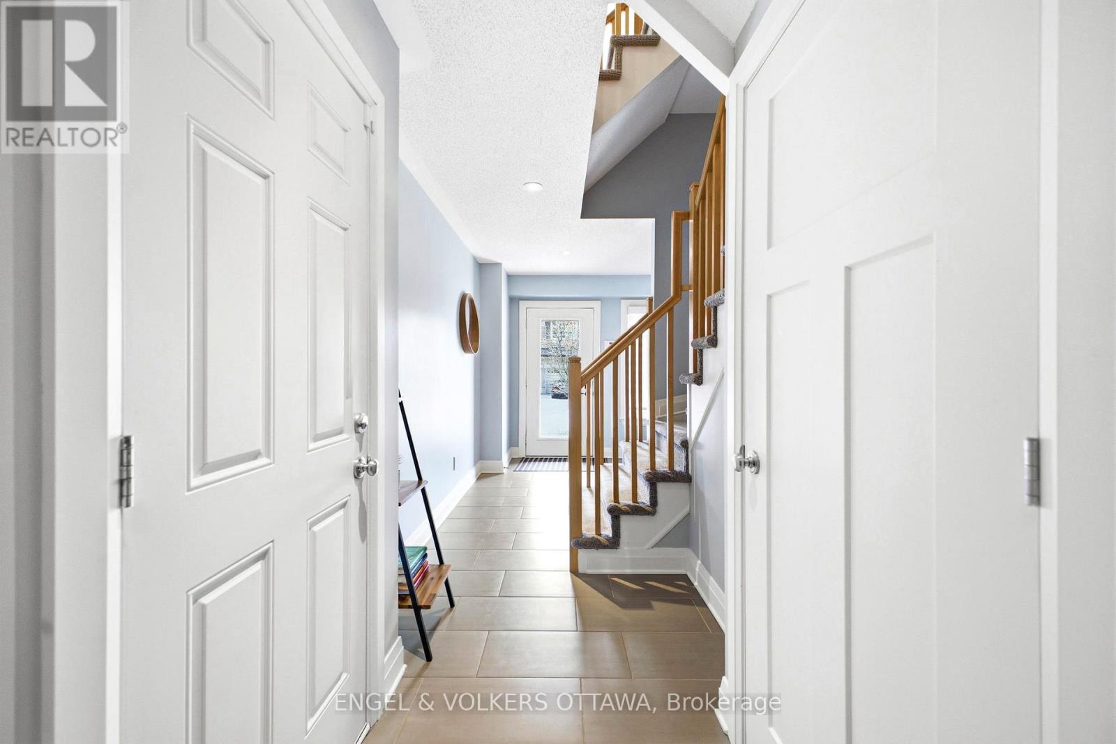 122 Nutting Crescent, Ottawa, Ontario  K4M 0C3 - Photo 5 - X12989942