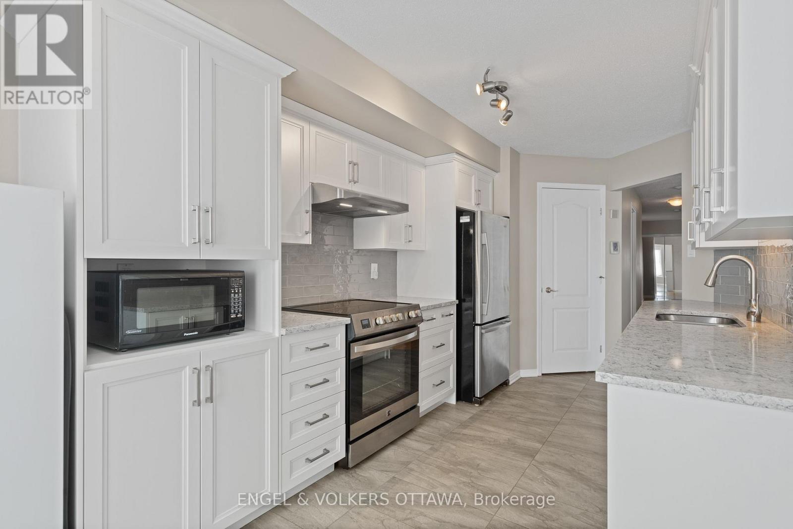 206 - 134 Edwards Street, Clarence-Rockland, Ontario  K4K 1T5 - Photo 10 - X12990010