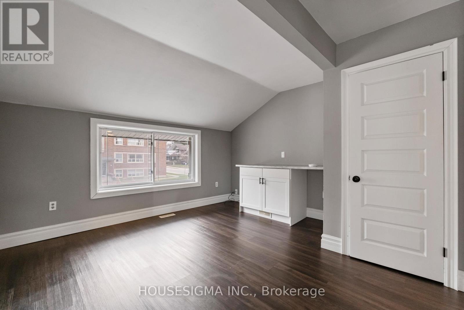 Upper - 66 Grand Avenue, London South, Ontario  N6C 1L7 - Photo 22 - X12990056